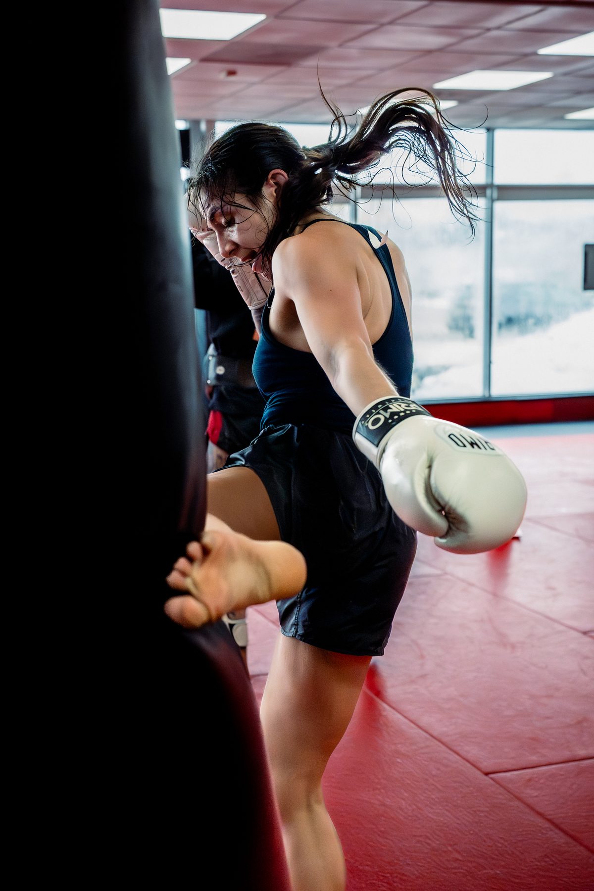 Knee work on the heavy bag